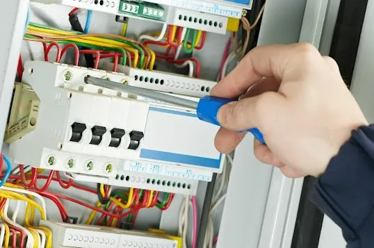 4 SIGNS THAT YOUR HOUSE NEEDS REWIRING